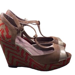 Pink & Pepper wedge Sandals EUC size 8.5